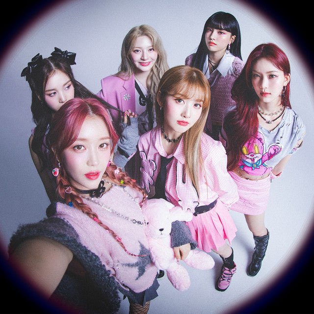 STAYC Albums, Lightstick & Photocards – Official & Fanmade Merch