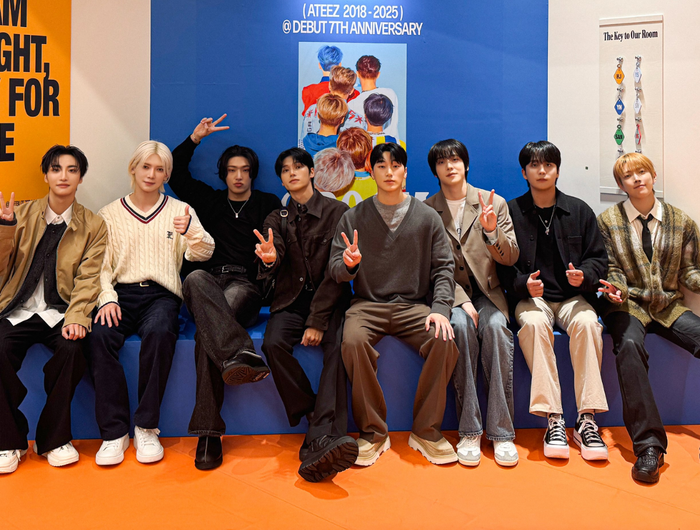 ATEEZ 8ROOM Pop-Up OFFICIAL MD