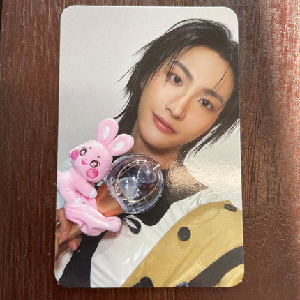 aniteez in treasure lightstick strap photocard