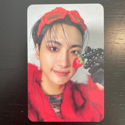 ATEEZ GOLDEN HOUR : Part.5 Strawberry POB Photocard Seonghwa
