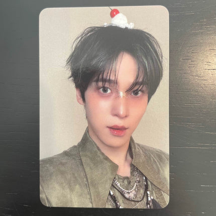 ATEEZ GOLDEN HOUR : Part.5 Cherry Cake POB Photocard Yunho