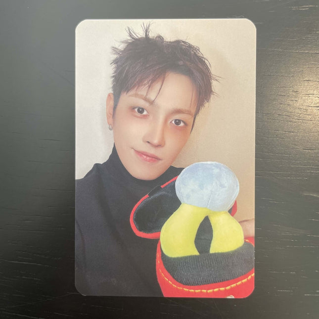 ATEEZ GOLDEN HOUR : Part.5 If You’re Like This, Marriage Is the Only Option POB Photocard Hongjoong
