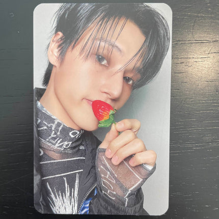 ATEEZ GOLDEN HOUR : Part.5 Strawberry POB Photocard Wooyoung