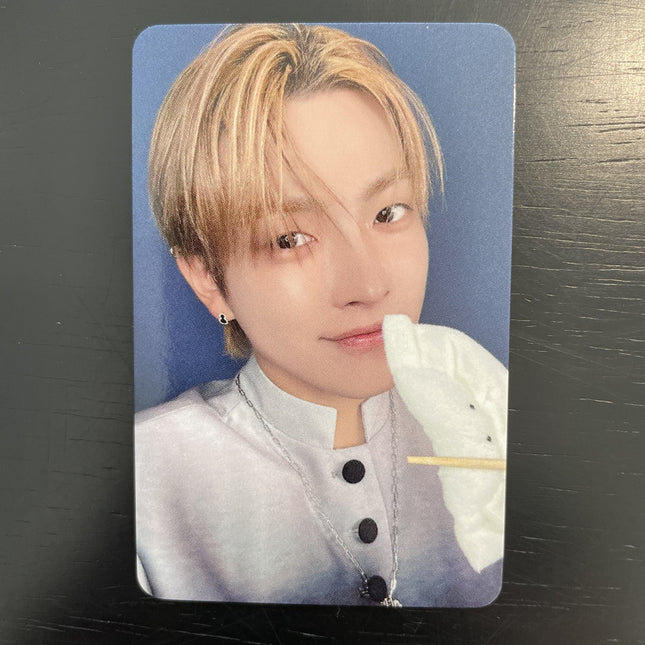 ATEEZ 8th Mini Album The World EP.1 : Movement Official ID card Photocard KPOP e ATEEZ 8th Mini Album The World EP.1 : Movement Official ID card Photocard KPOP e