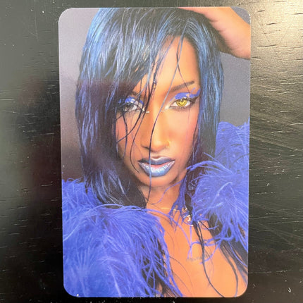 KATSEYE Lara WILD Makestar POB unreleased selfie photocard, official Makestar pre-order benefit, 55 × 85 mm. 