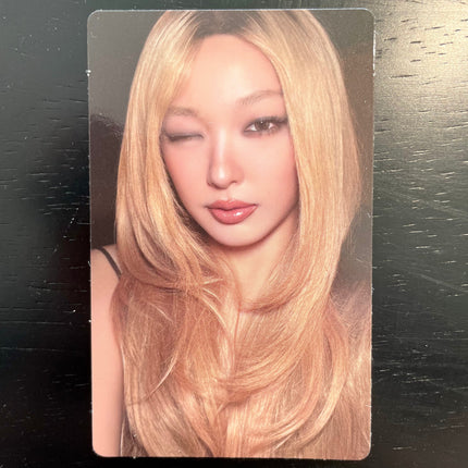 KATSEYE Yoonchae WILD Weverse Shop POB selfie photocard, unreleased front-facing selfie, official pre-order benefit card for the WILD EP, 55 × 85 mm. 