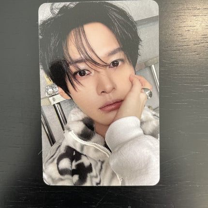 Stray Kids Lee Know 2026 Season Greetings Straight Supper Club Apple Music POB Photocard — dark hair grey graphic print sweatshirt pearl bead bracelet silver ring chrome background