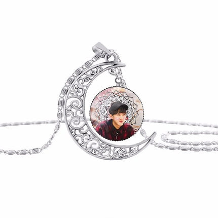 Stray Kids Crescent Moon Bias Necklace