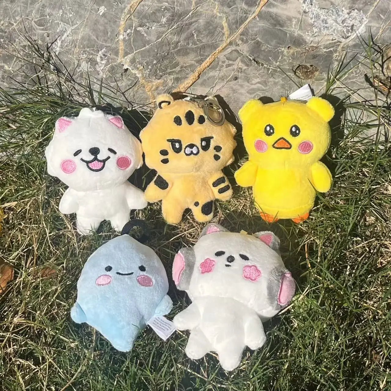 LE SSERAFIM FIM'S CLUB Plush Doll – Kpop Exchange LE SSERAFIM FIM'S CLUB Plush Doll – Kpop Exchange