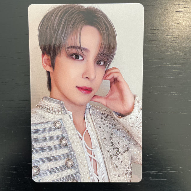 ATEEZ Yunho 2025 World Tour Towards The Light Will To Power Finale Seoul YES24 PLAYCODE POB Photocard — silver gray hair sparkle jacket